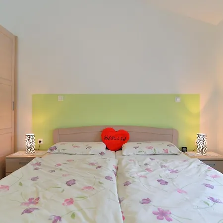 아파트 Anto 1772 풀라